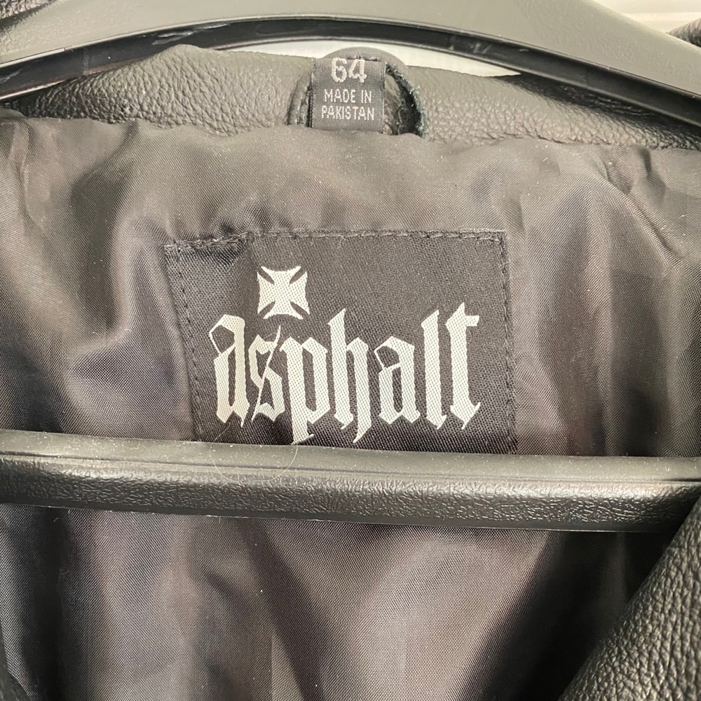 Men’s Leather Jacket - Picture 5 of 6